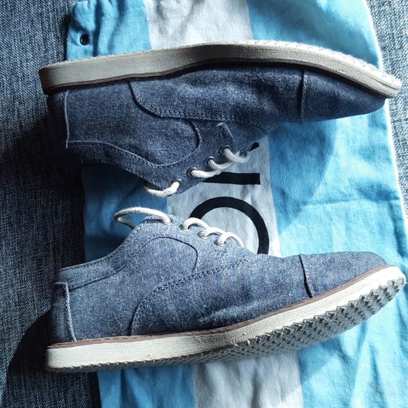 Boys Toms Oxfords - Picture 4 of 6